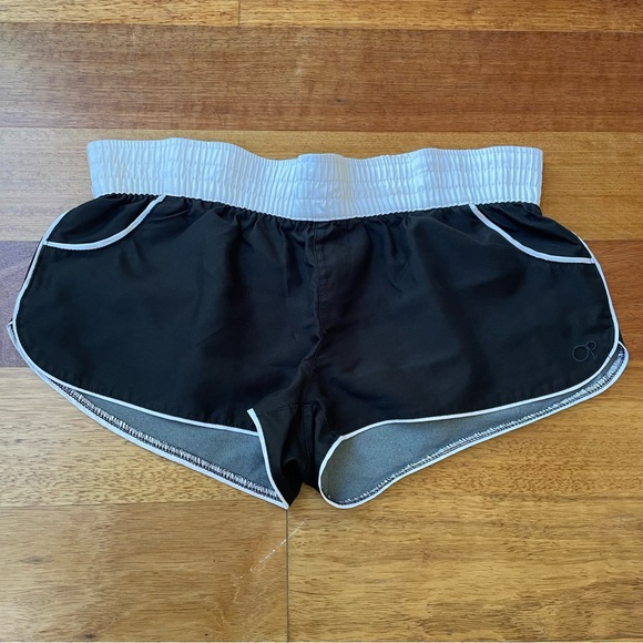 Black Low Rise Athletic Shorts w Loose Fit and White Trim Detailing & Waistband - Picture 1 of 7